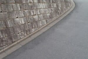 monter mur parpaing en pente 1