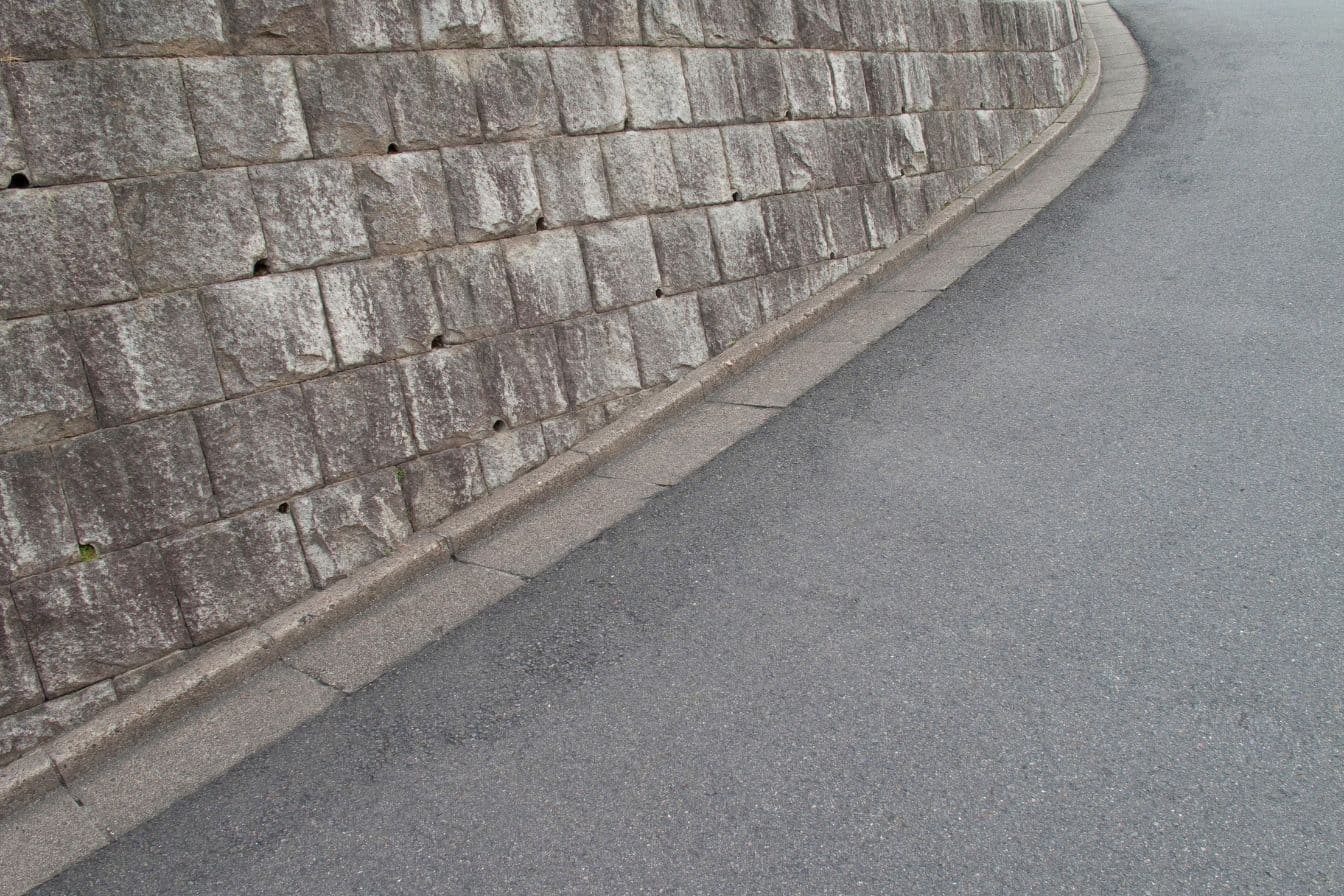 monter mur parpaing en pente 1